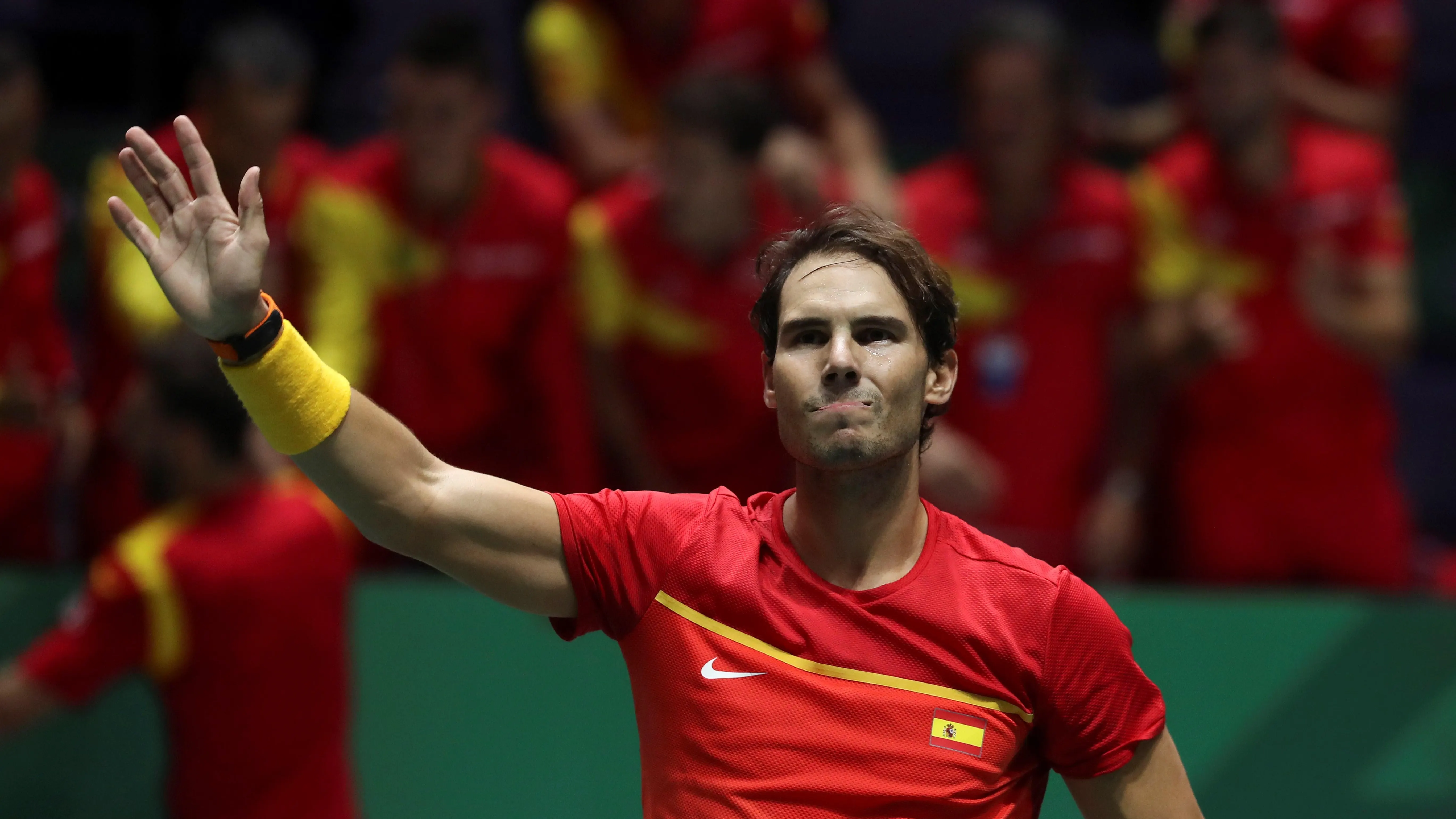 Rafa Nadal saluda al público de la Caja Mágica