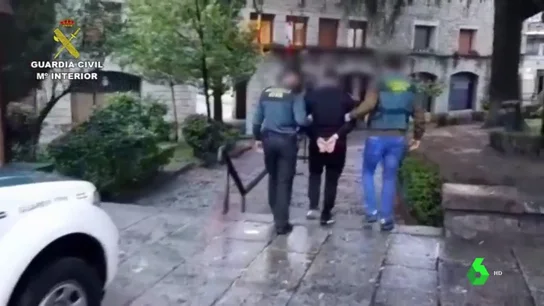 Dos detenidos por abusar de menores a las que prometían "salvar" del fin del mundo atendiendo sus deseos sexuales Dos detenidos por abusar de menores a las que prometían "salvar" del fin del mundo atendiendo sus deseos sexuales