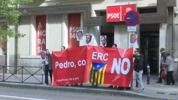 Pancarta que rechaza el acuerdo del PSOE con ERC