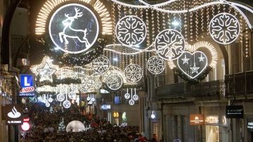 Imagen de archivo de las luces de Navidad en Vigo durante 2019