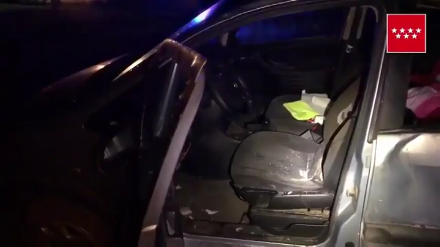Muere un hombre de 50 años tras salirse de la vía el vehículo que conducía en el municipio madrileño de Aranjuez Muere un hombre de 50 años tras salirse de la vía el vehículo que conducía en el municipio madrileño de Aranjuez
