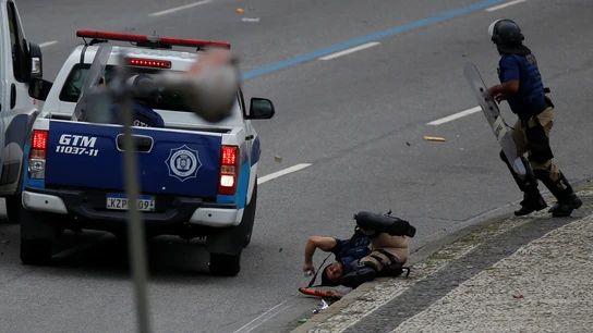 Un Policía, atropellado en plena celebración del Flamengo por el título Un Policía, atropellado en plena celebración del Flamengo por el título