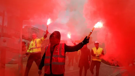 Varios manifestantes durante una de las protestas en Francia Varios manifestantes durante una de las protestas en Francia