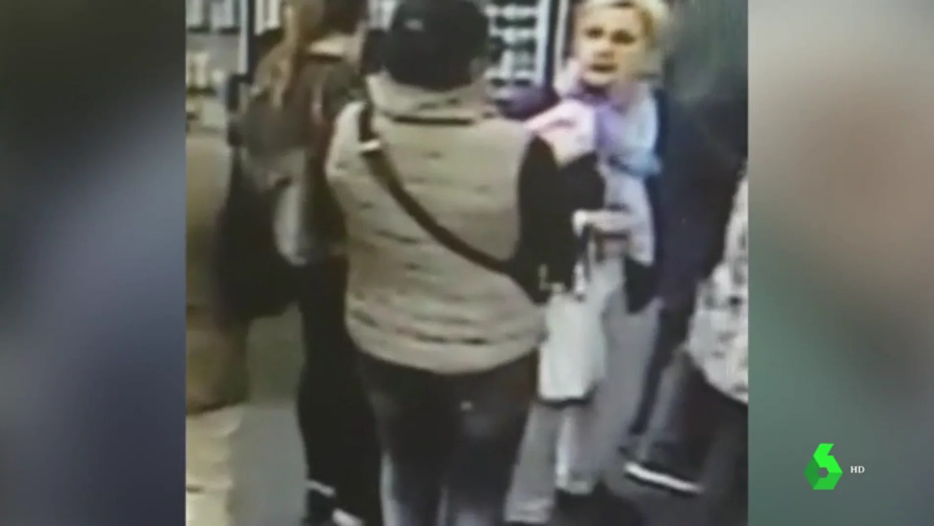 Detenida una de las mujeres que le robó el dinero de la pensión a una anciana en una farmacia de Cádiz