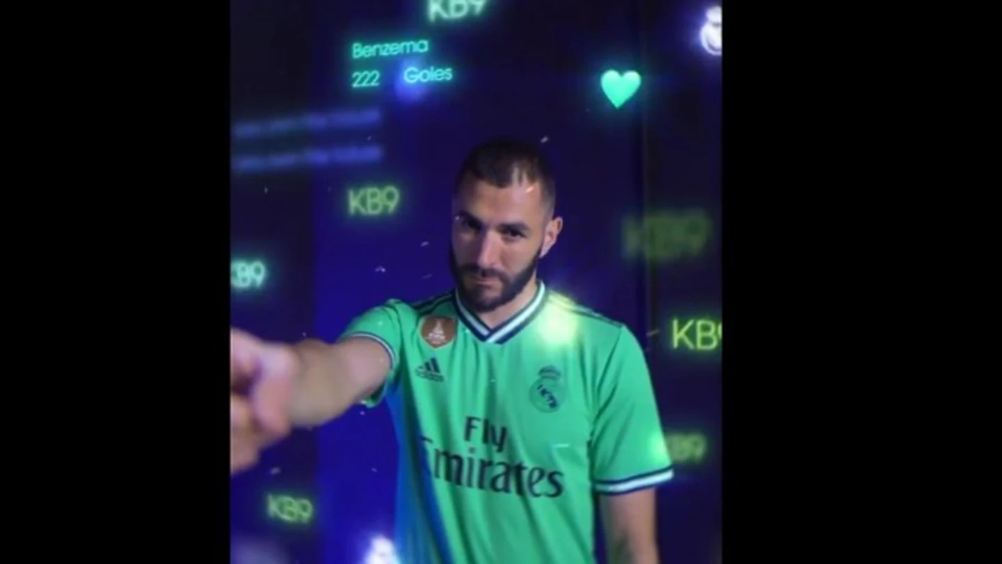 Karim Benzema, con la camiseta verde 'ecológica' Karim Benzema, con la camiseta verde 'ecológica'