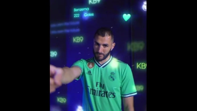 Karim Benzema, con la camiseta verde 'ecológica'