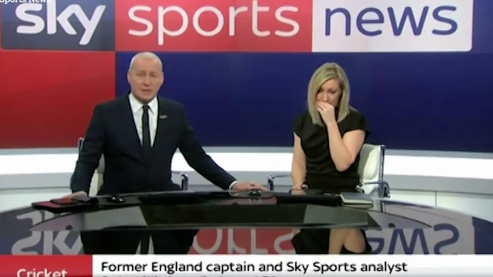Una presentadora llora al contar en directo la muerte de una leyenda del deporte inglés