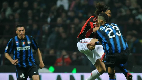 La patada de taekwondo de Ibrahimovic sobre Materazzi La patada de taekwondo de Ibrahimovic sobre Materazzi