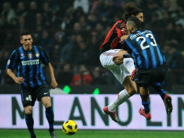 La patada de taekwondo de Ibrahimovic sobre Materazzi La patada de taekwondo de Ibrahimovic sobre Materazzi