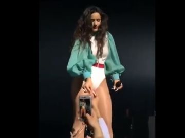Rosalía durante su concierto en París Rosalía durante su concierto en París