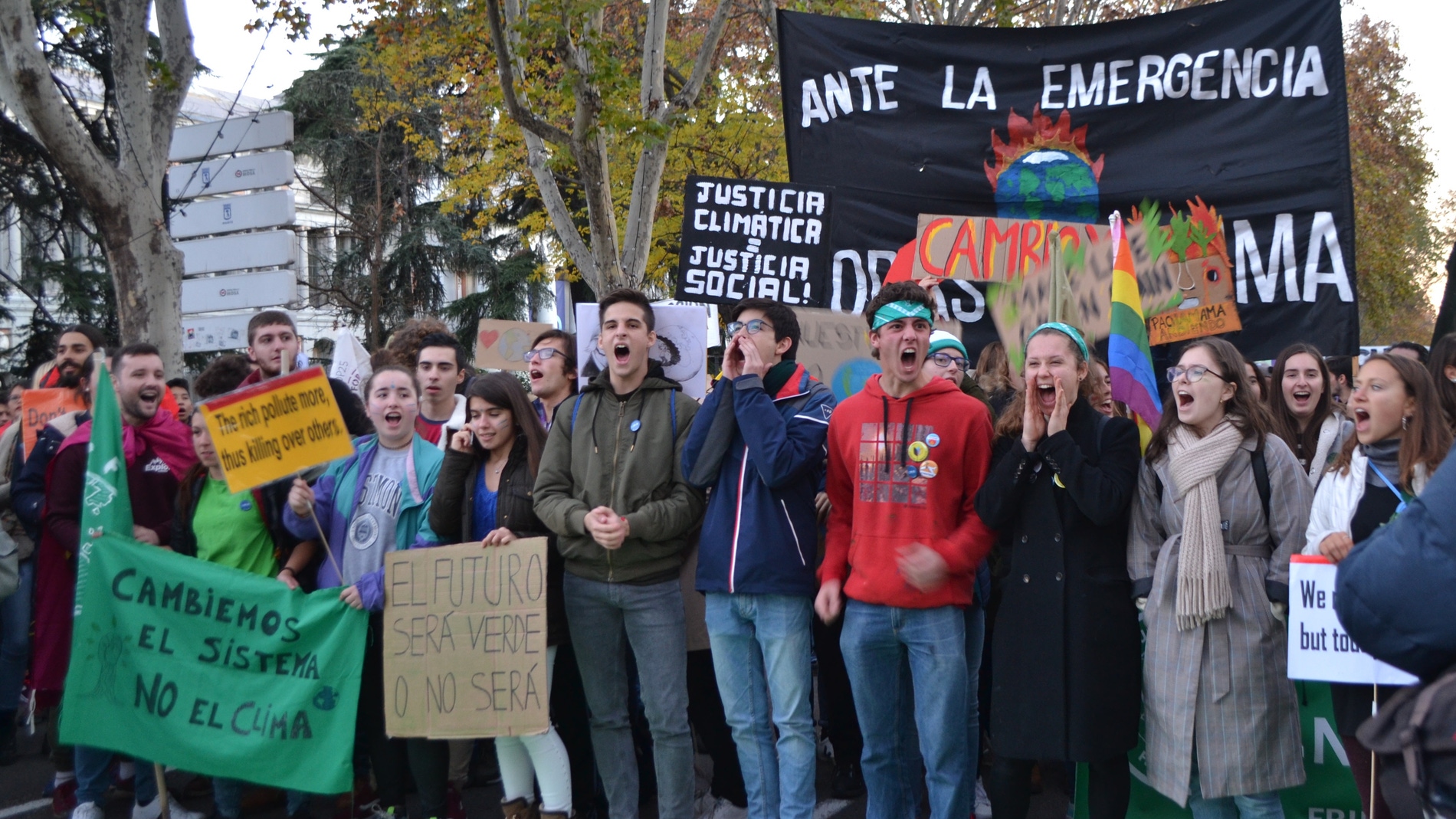 Una multitudinaria Marcha por el Clima toma las calles de Madrid
