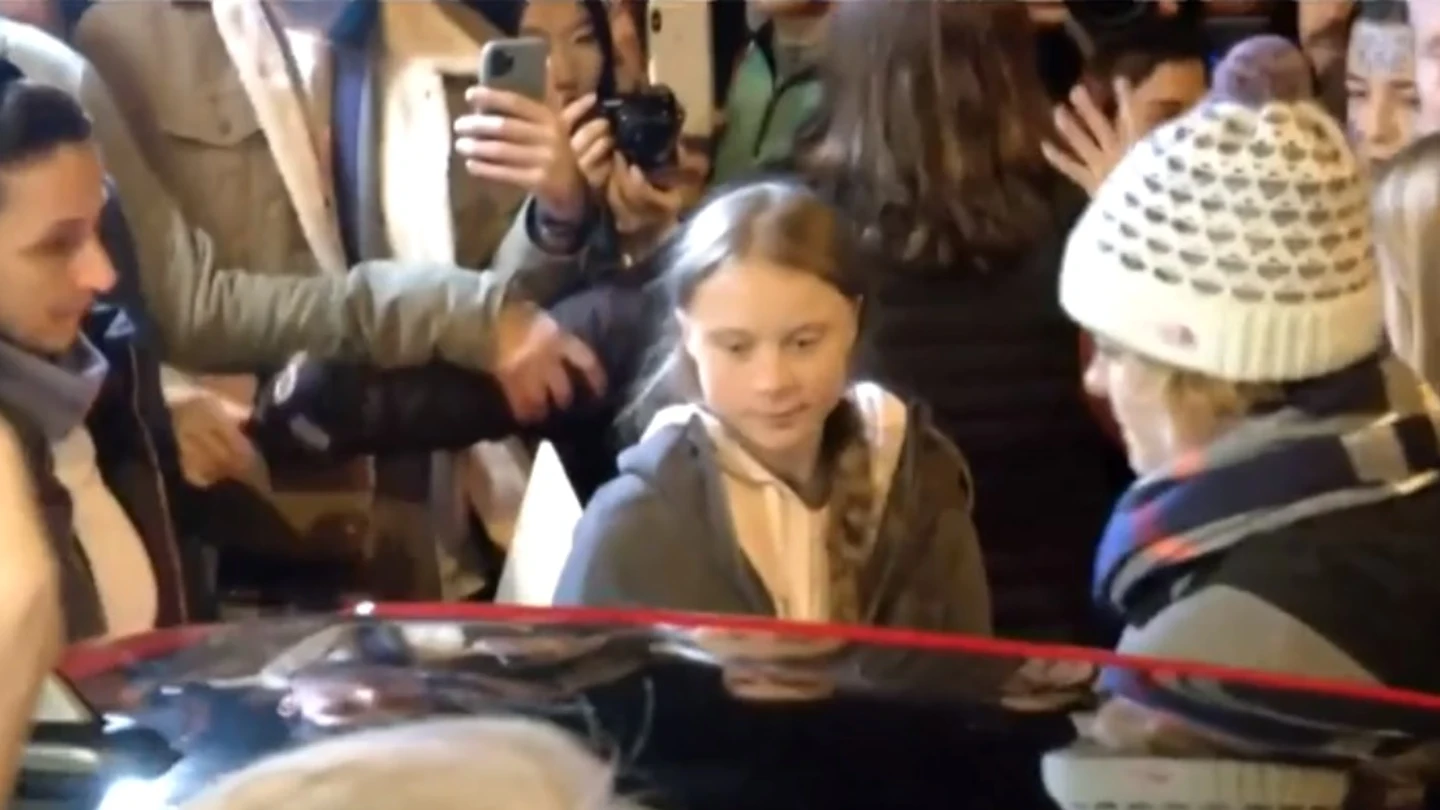 Greta Thunberg abandona la marcha por el clima de Madrid Greta Thunberg abandona la marcha por el clima de Madrid