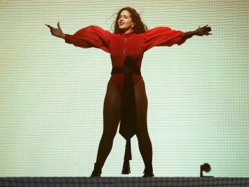 Rosalía durante el primero de sus dos conciertos en el Palau Sant Jordi de Barcelona Rosalía durante el primero de sus dos conciertos en el Palau Sant Jordi de Barcelona