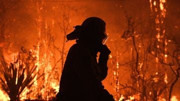 Un oficial del servicio rural de bomberos de Nueva Gales del Sur 