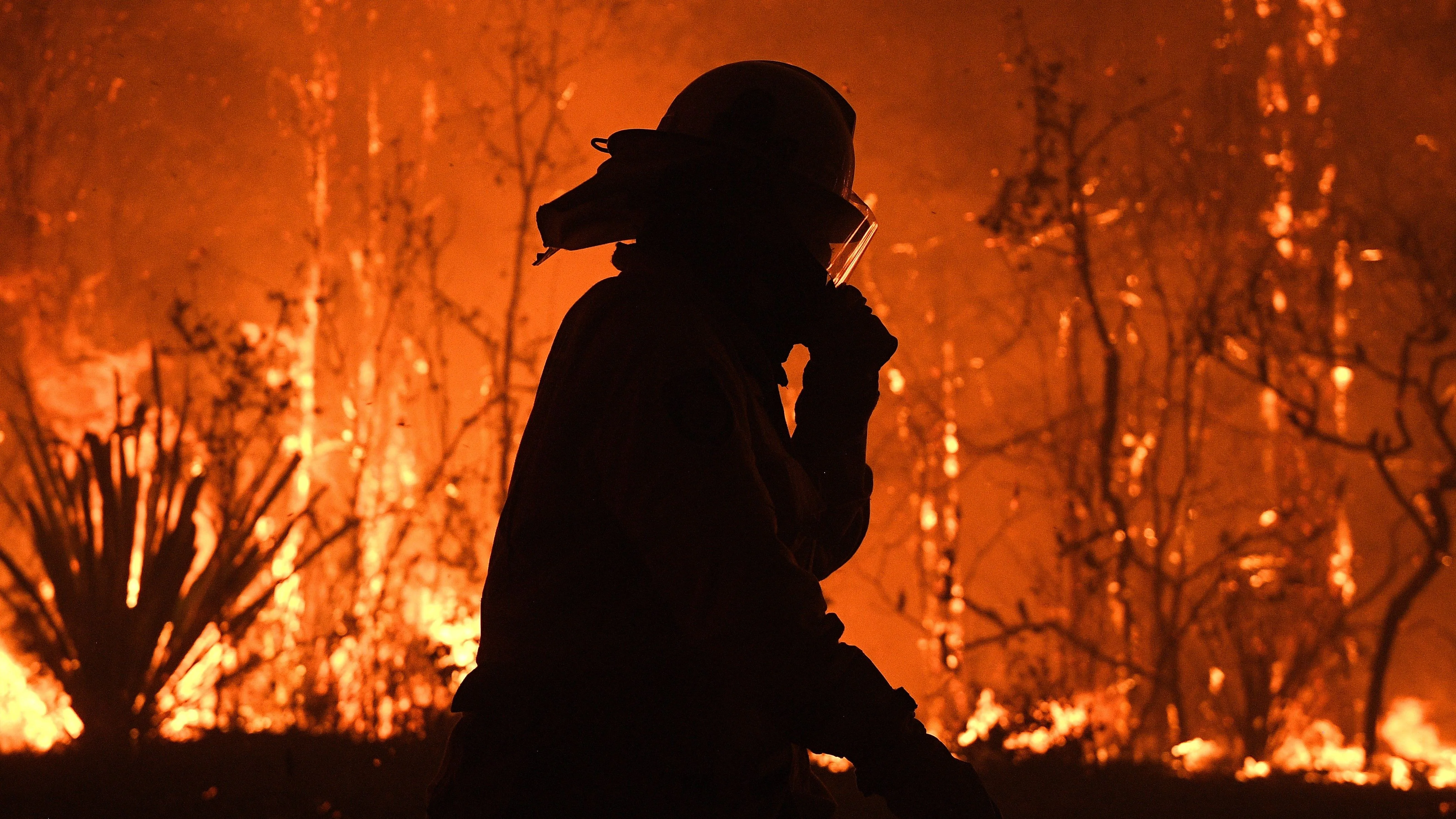 Un oficial del servicio rural de bomberos de Nueva Gales del Sur 