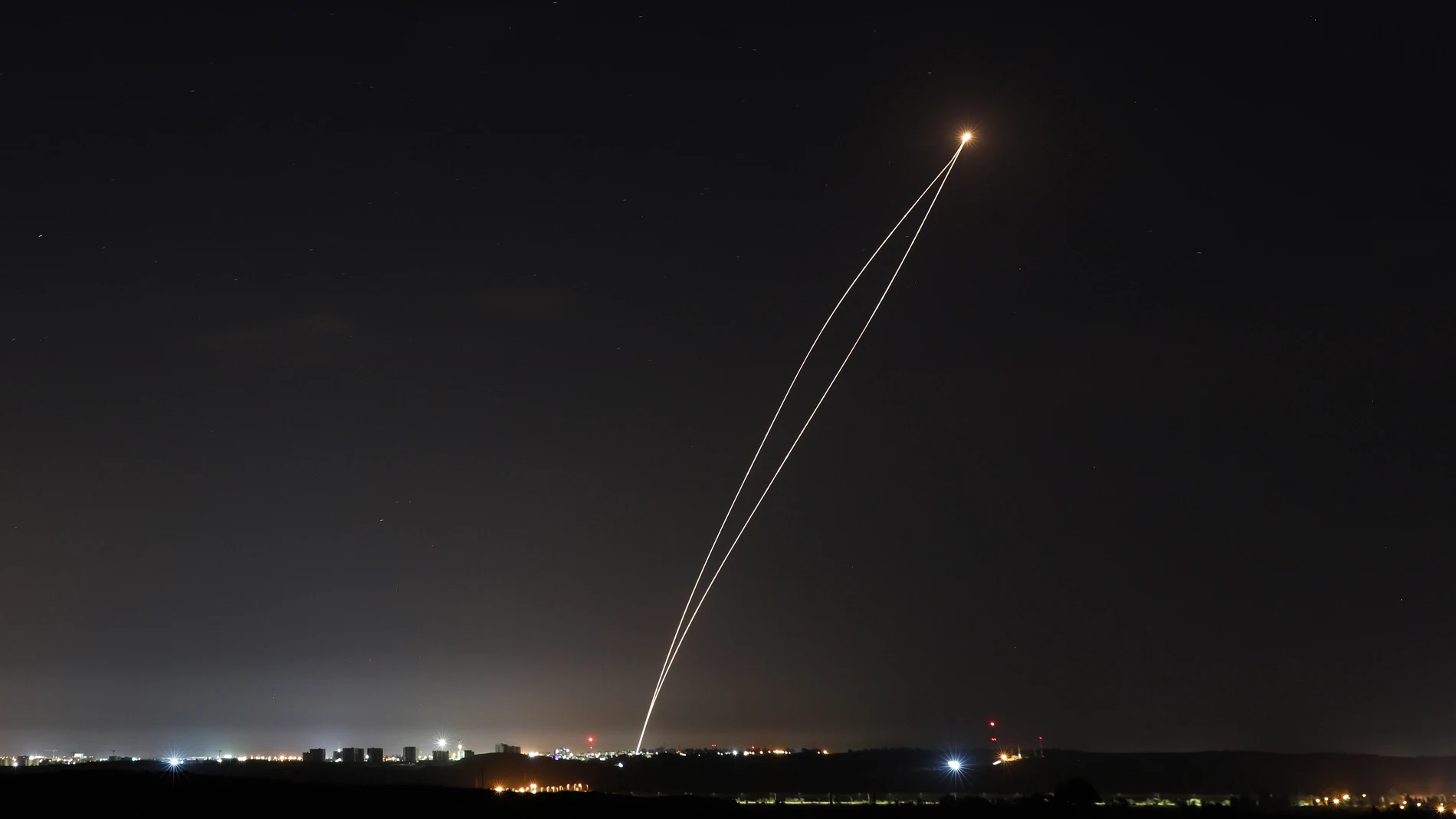La aviación israelí bombardeó infraestructuras del movimiento islamista Hamás 
