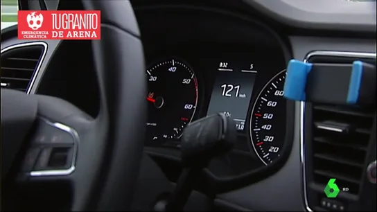 Al volante, controla el acelerador: así puedes gastar y contaminar menos al conducir Al volante, controla el acelerador: así puedes gastar y contaminar menos al conducir