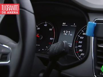 Al volante, controla el acelerador: así puedes gastar y contaminar menos al conducir Al volante, controla el acelerador: así puedes gastar y contaminar menos al conducir