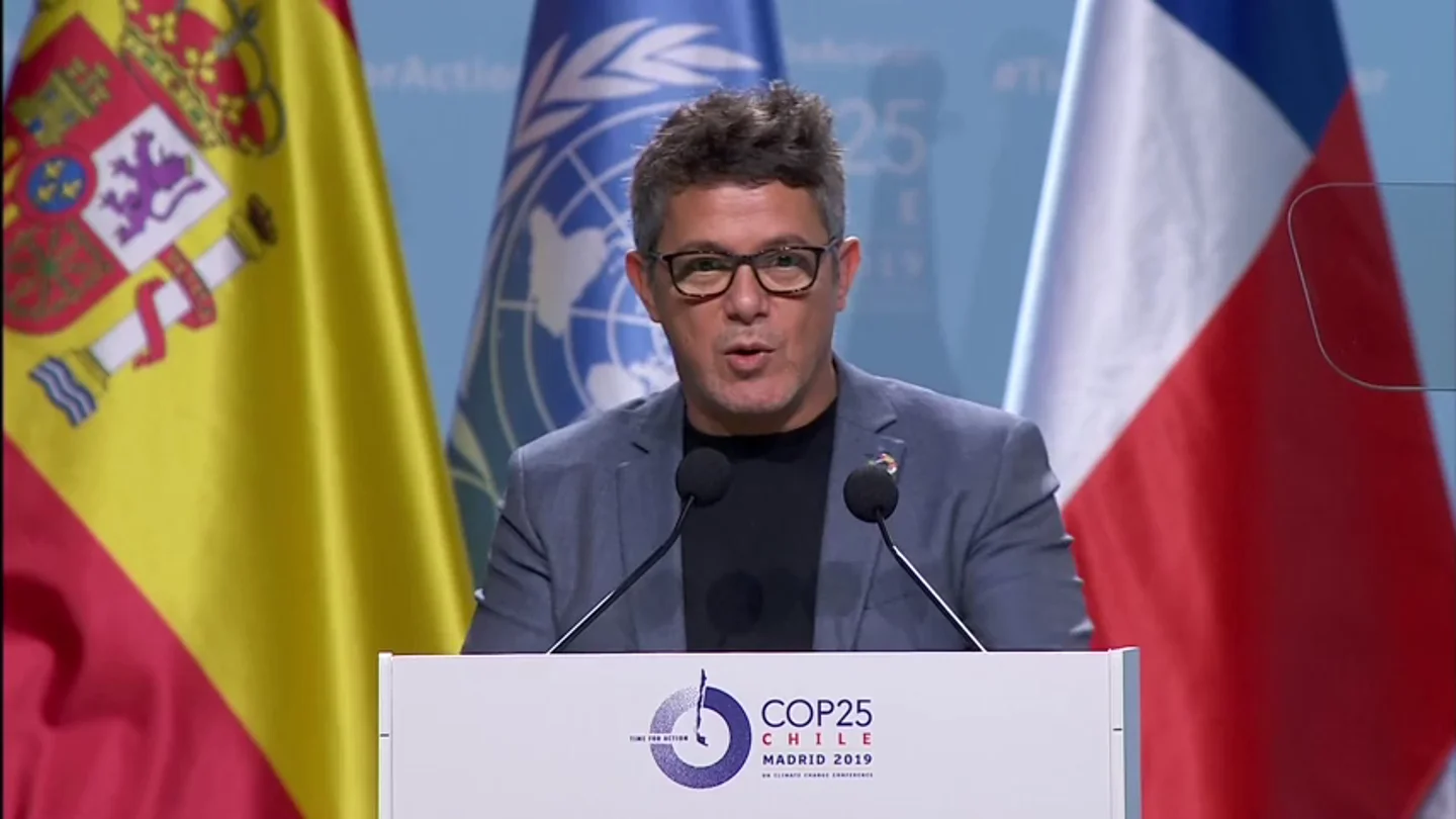 Alejandro Sanz estudiará la huella de carbono de sus conciertos: "Haré lo necesario para parar esto" Alejandro Sanz estudiará la huella de carbono de sus conciertos: "Haré lo necesario para parar esto"