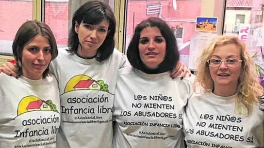 Devuelven la custodia de su hija a la vicepresidenta de Infancia Libre Devuelven la custodia de su hija a la vicepresidenta de Infancia Libre