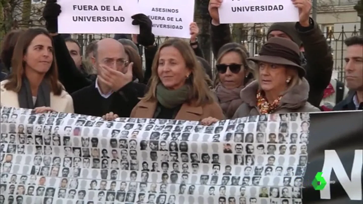 Protestas por la charla de un expreso etarra condenado por asesinato en la Universidad de País Vasco Protestas por la charla de un expreso etarra condenado por asesinato en la Universidad de País Vasco