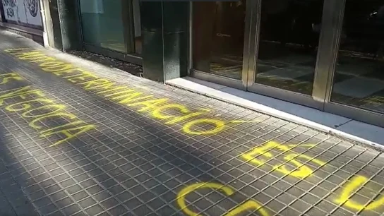 Las pintadas de los CDR en la sede de Esquerra Republicana Las pintadas de los CDR en la sede de Esquerra Republicana