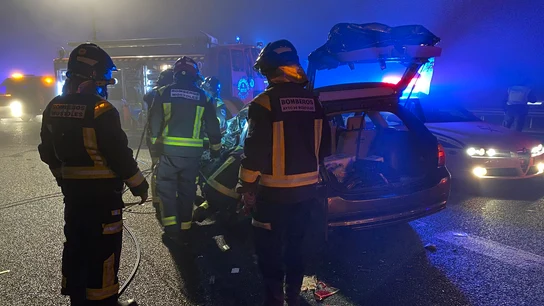 Bomberos del Ayuntamiento de Móstoles en el lugar de los hechos Bomberos del Ayuntamiento de Móstoles en el lugar de los hechos