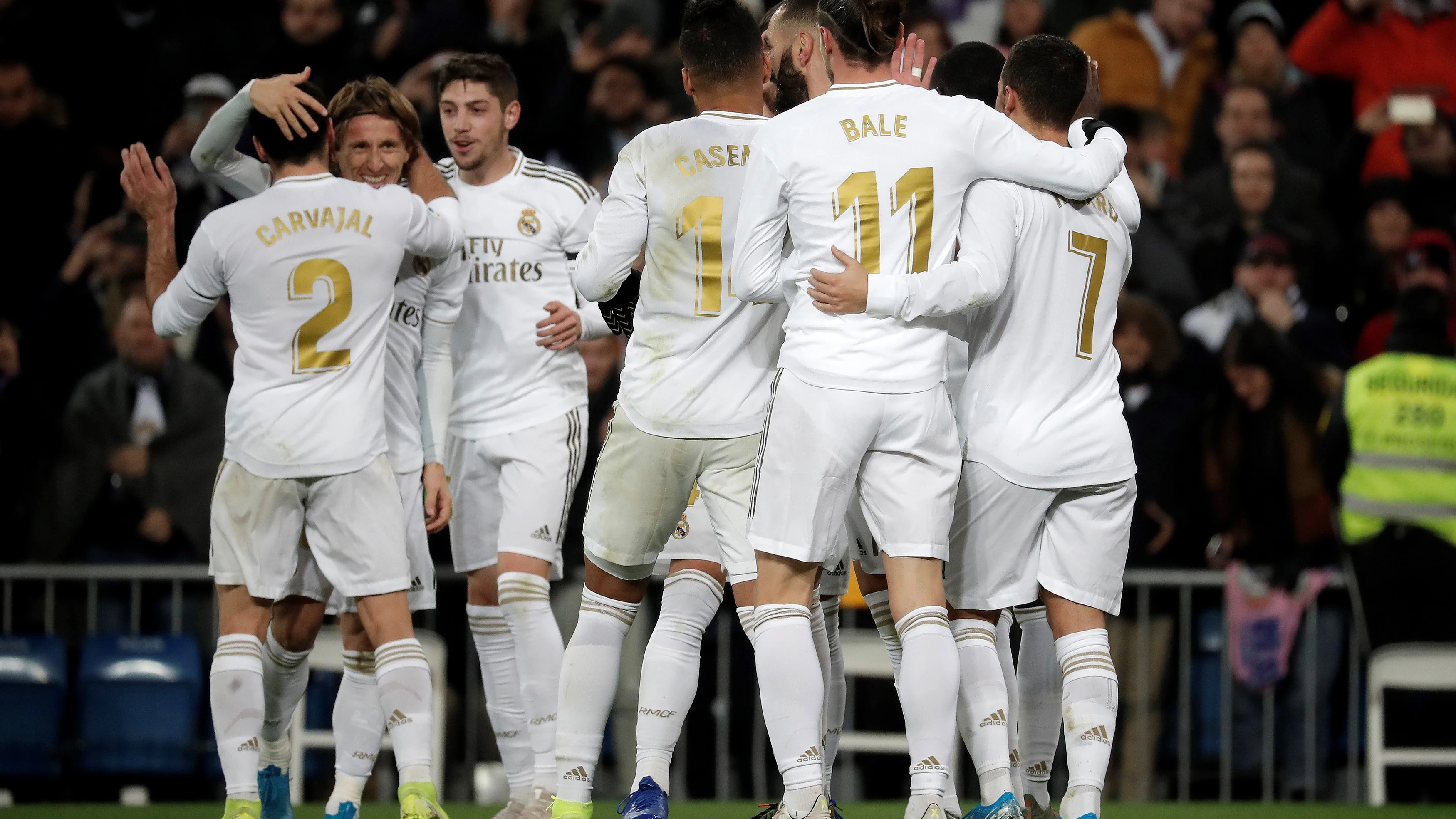 Varios jugadores del Real Madrid celebrando un gol ante la Real Sociedad