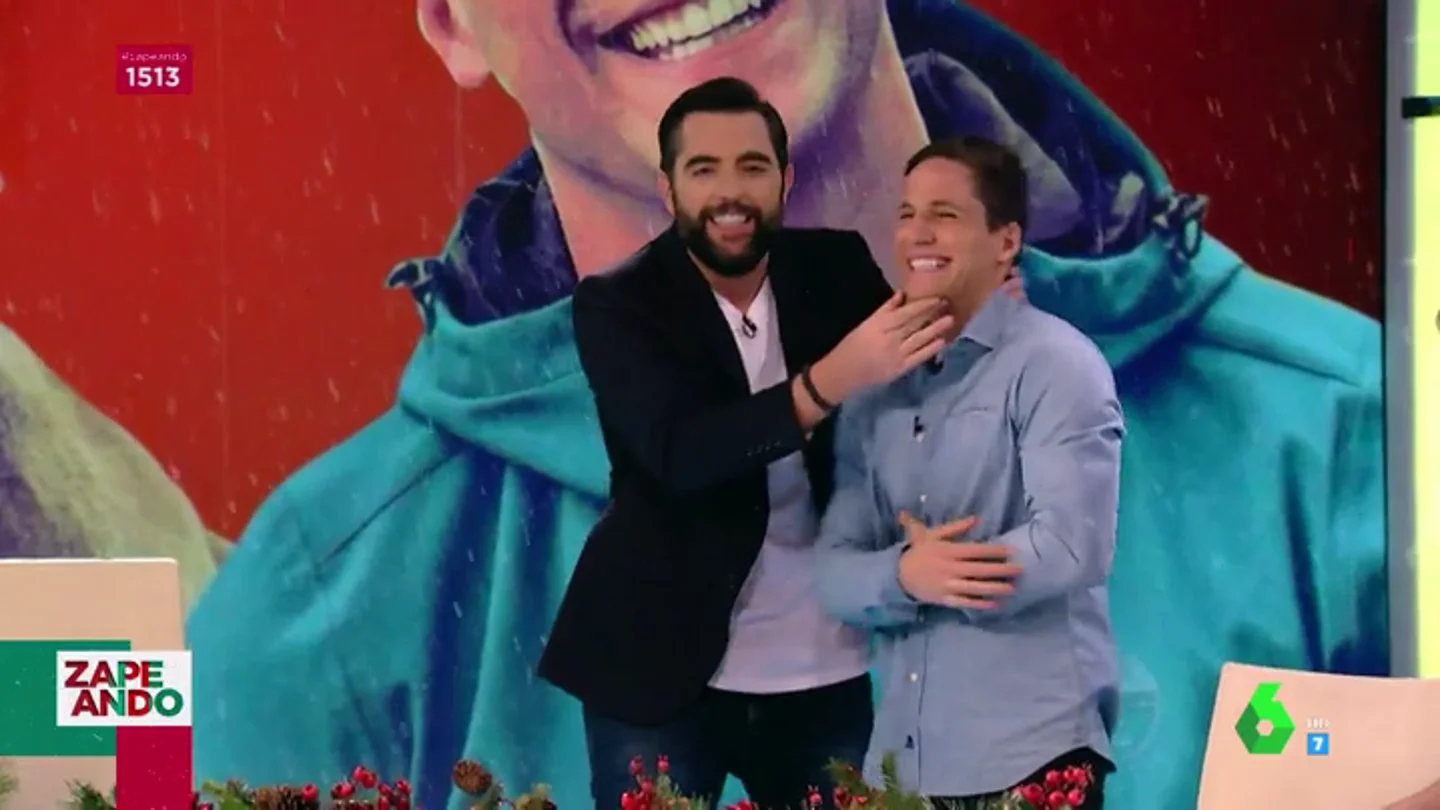 Los piropos de Dani Mateo a Gotzon Mantuliz que acaban saltándole los colores: "Eres muy guapo" Los piropos de Dani Mateo a Gotzon Mantuliz que acaban saltándole los colores: "Eres muy guapo"