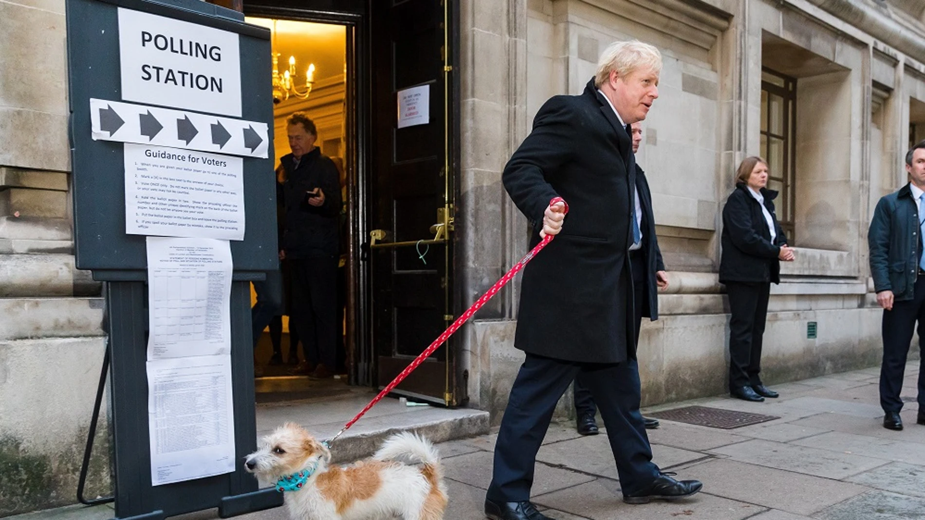 Boris Johnson vota en las elecciones generales