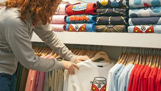 Imagen de archivo de una tienda de ropa Imagen de archivo de una tienda de ropa