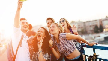 Cada español nos hemos hecho de media 700 selfies en el 2019
