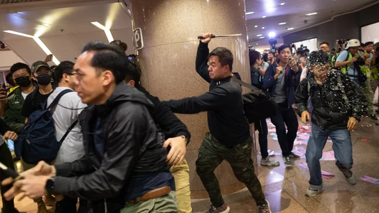 Nuevas detenciones en Hong Kong durante una protesta en un centro comercial Nuevas detenciones en Hong Kong durante una protesta en un centro comercial
