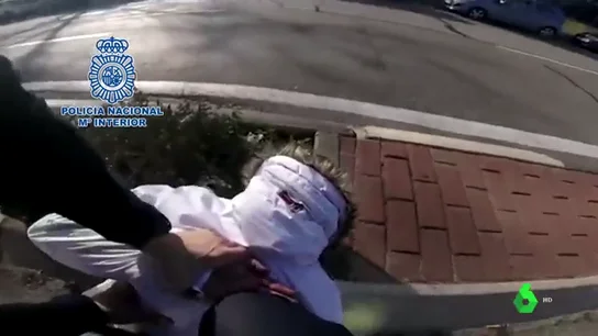 Detienen al ladrón de una furgoneta llena de regalos tras 45 minutos de una espectacular persecución Detienen al ladrón de una furgoneta llena de regalos tras 45 minutos de una espectacular persecución