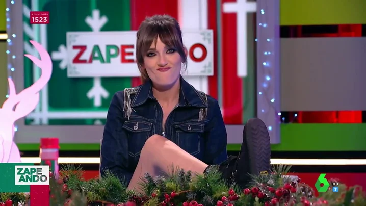 El 'micromundo' que esconde Ana Simmon debajo de su mesa en Zapeando: "Es mi secreto" El 'micromundo' que esconde Ana Simmon debajo de su mesa en Zapeando: "Es mi secreto"