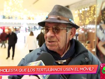 La obsesión por los móviles llega a Zapeando, y esto es lo que opinan los espectadores: "Hay que dejarse de cachondeos" La obsesión por los móviles llega a Zapeando, y esto es lo que opinan los espectadores: "Hay que dejarse de cachondeos"