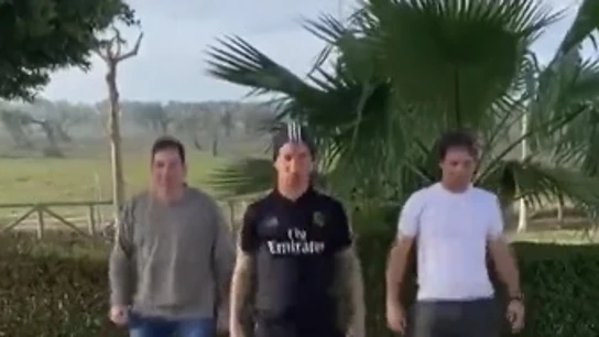 Ramos bailando junto a dos amigos Ramos bailando junto a dos amigos
