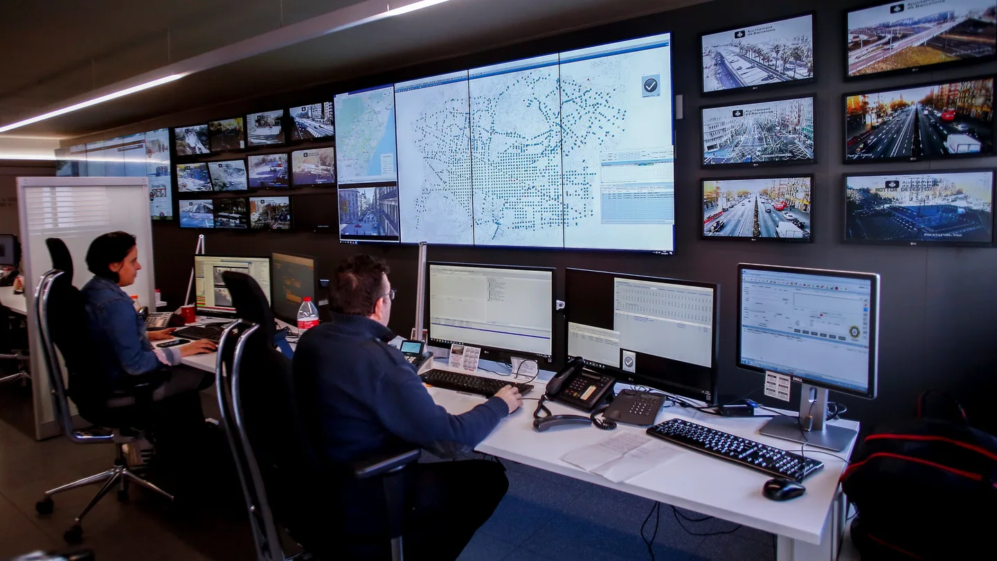 La sala de control del Ayuntamiento de Barcelona, donde se visiona el funcionamiento de las cámaras La sala de control del Ayuntamiento de Barcelona, donde se visiona el funcionamiento de las cámaras