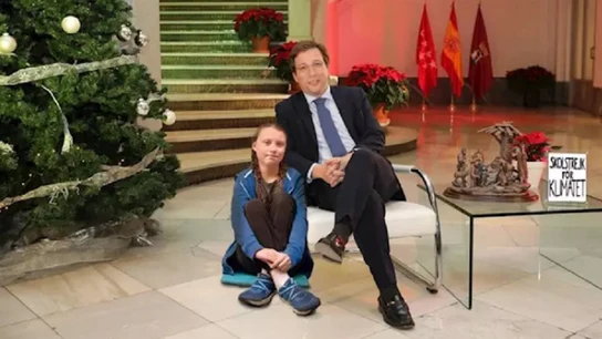 Imagen del montaje en el que aparecen Almeida y Greta Thunberg Imagen del montaje en el que aparecen Almeida y Greta Thunberg