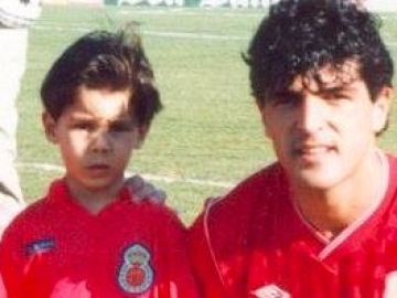 Rafa Nadal y su tío Miguel Ángel con la camiseta del Mallorca Rafa Nadal y su tío Miguel Ángel con la camiseta del Mallorca