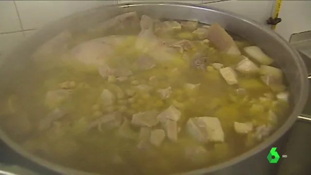 Imagen de un guiso de Pilar, la cocinera del mejor comedor escolar de España