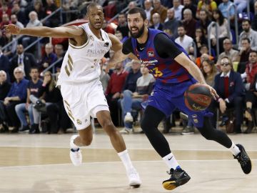 Mirotic controla el balón en el Clásico Mirotic controla el balón en el Clásico