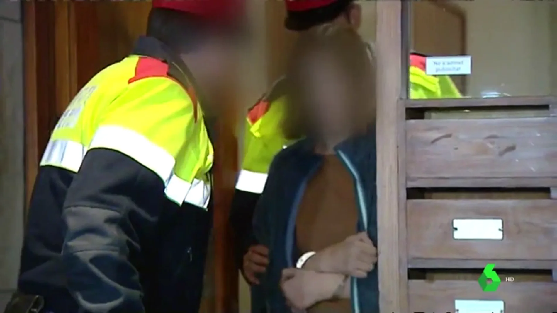 Una mujer ahoga a su hija de diez años en la bañera de su casa en Girona