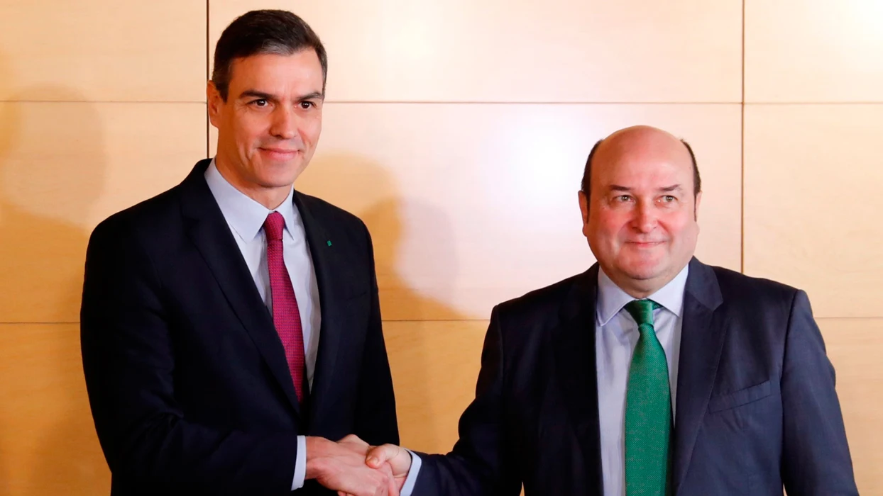 Pedro Sánchez y Andoni Ortuzar