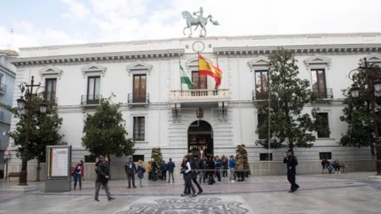 Fachada del Ayuntamiento de Granada Fachada del Ayuntamiento de Granada