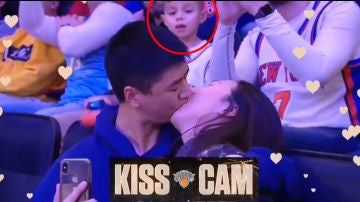 Anonadado ante el beso de los Knicks