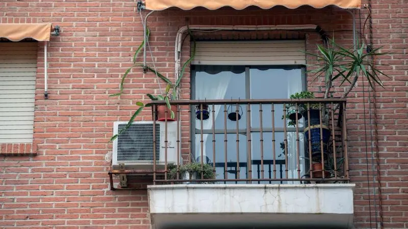 Vista de la vivienda en la que se produjo la agresión sexual múltiple en Murcia