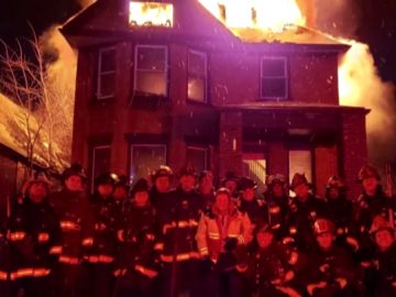 Polémica imagen de los bomberos de Detroit Polémica imagen de los bomberos de Detroit