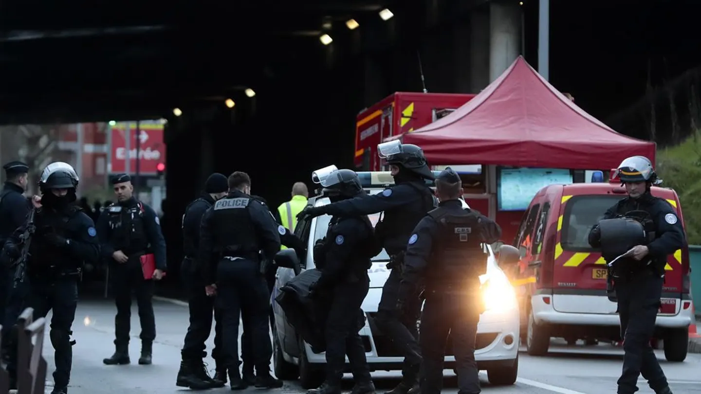 Inmediaciones del lugar en el que un hombre ha atacado a varias personas en París Inmediaciones del lugar en el que un hombre ha atacado a varias personas en París