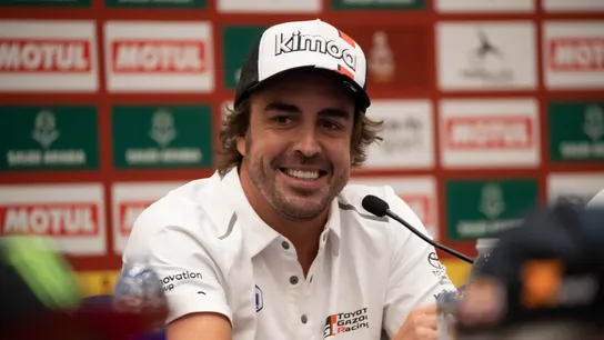 Fernando Alonso durante una rueda de prensa previa al Dakar Fernando Alonso durante una rueda de prensa previa al Dakar